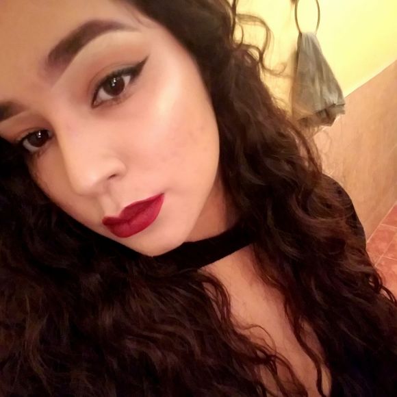 Meet your Posher, Elenaa - Picture 1 of 1